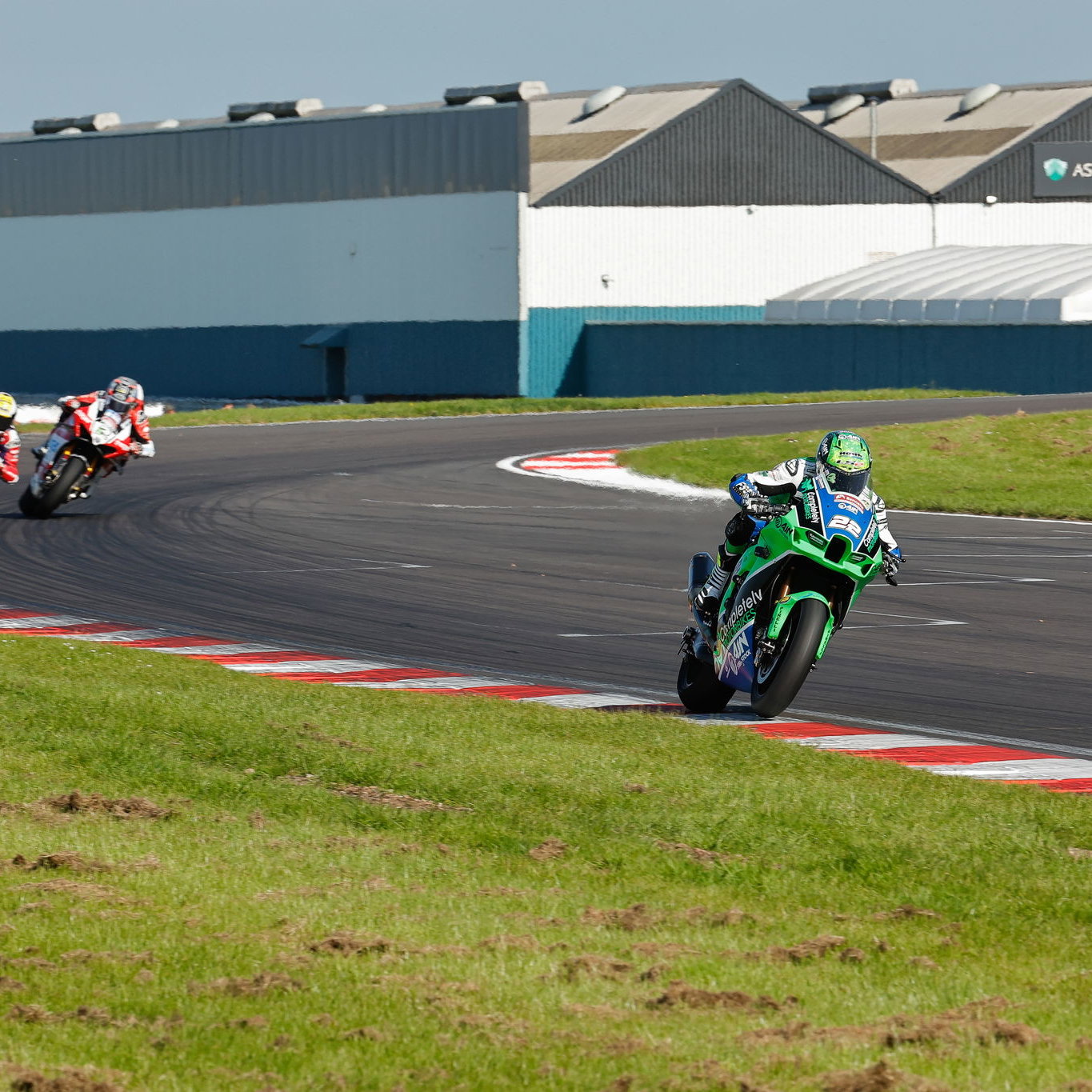 O'Halloran in the lead, race three, Donington Park, May 2024
